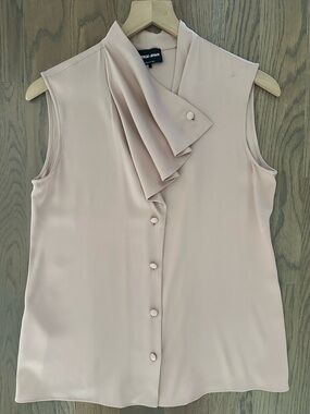 Giorgio Armani Sleeveless Button Front Silk Crepe Blouse Pale Pink 42 EU / 6 US